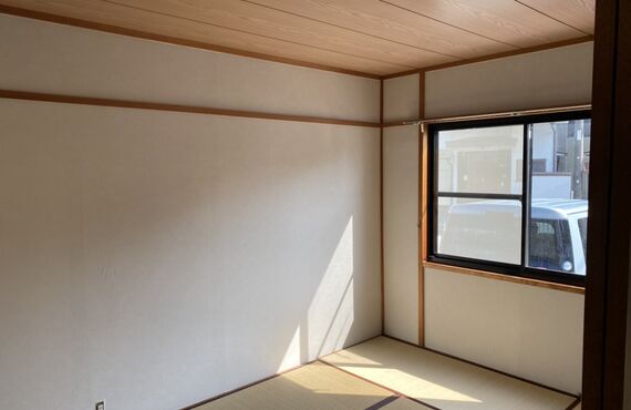 賃貸アパート天井・壁すべて張替え施工