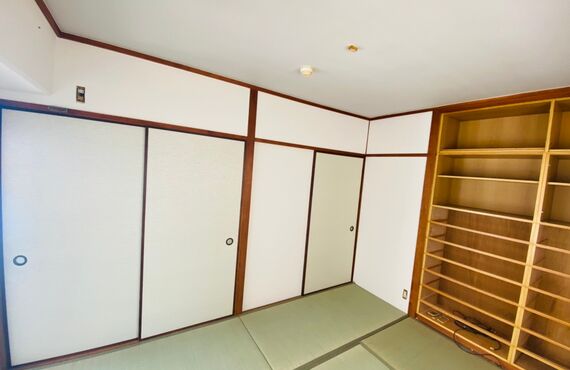 広島で中古マンションを購入！！内装工事（壁紙・床）を張り替えました。